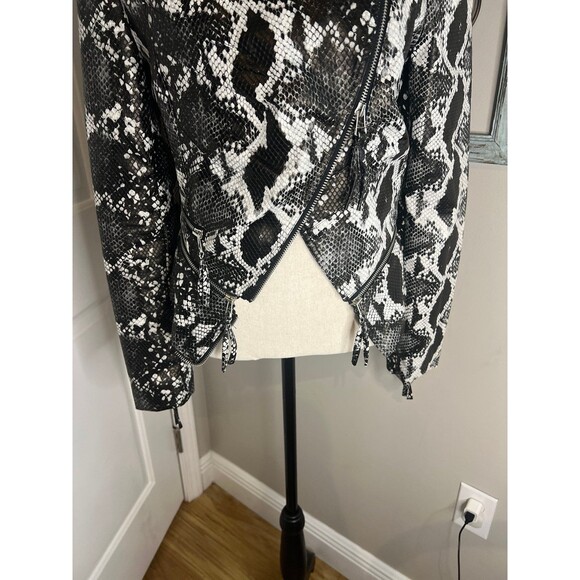 TOV faux leather snakeskin cropped jacket - Picture 3 of 4